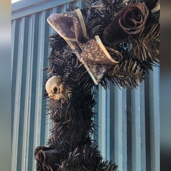 Skull Wreath Handmade Door Hanging Table  Halloween Goth Decorations 15 inches - Picture 4 of 5